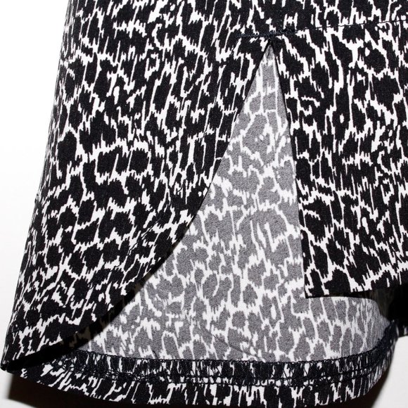 T by Talbots Abstract Animal Print Keyhole Back Active Tank - Picture 11 of 14